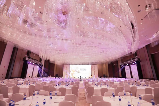 “芯綻放，新里程”——花間堂2019年新品上市發(fā)布會(huì)暨下半年規(guī)劃