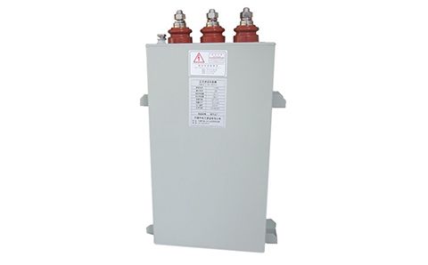 電容器在直流穩(wěn)態(tài)電路中可有電流通過？
