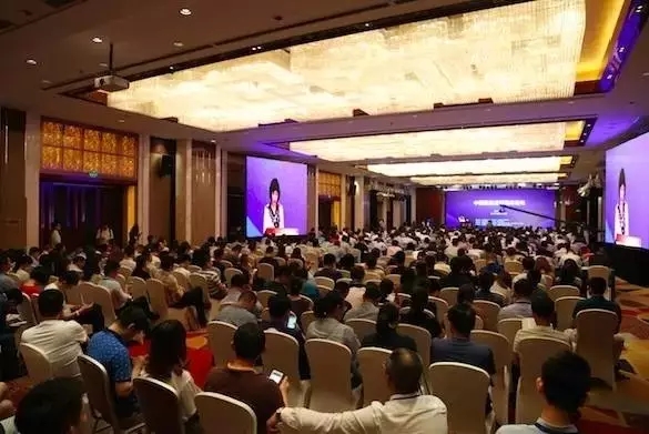 案例|中國(guó)服裝定制高峰論壇暨浙江省時(shí)尚產(chǎn)業(yè)聯(lián)合會(huì)成立大會(huì)